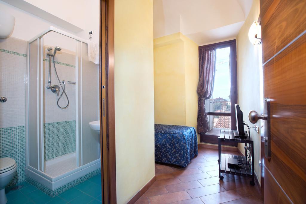 Albergo Dei Leoni Monterotondo  Exterior photo