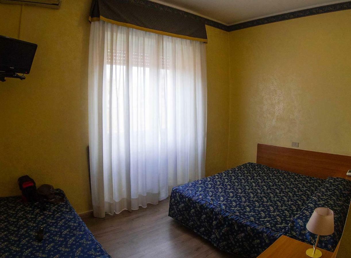 Albergo Dei Leoni Monterotondo  Exterior photo