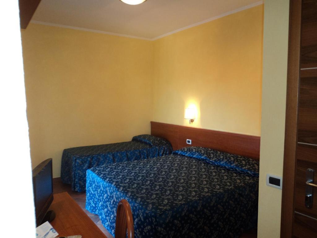 Albergo Dei Leoni Monterotondo  Room photo